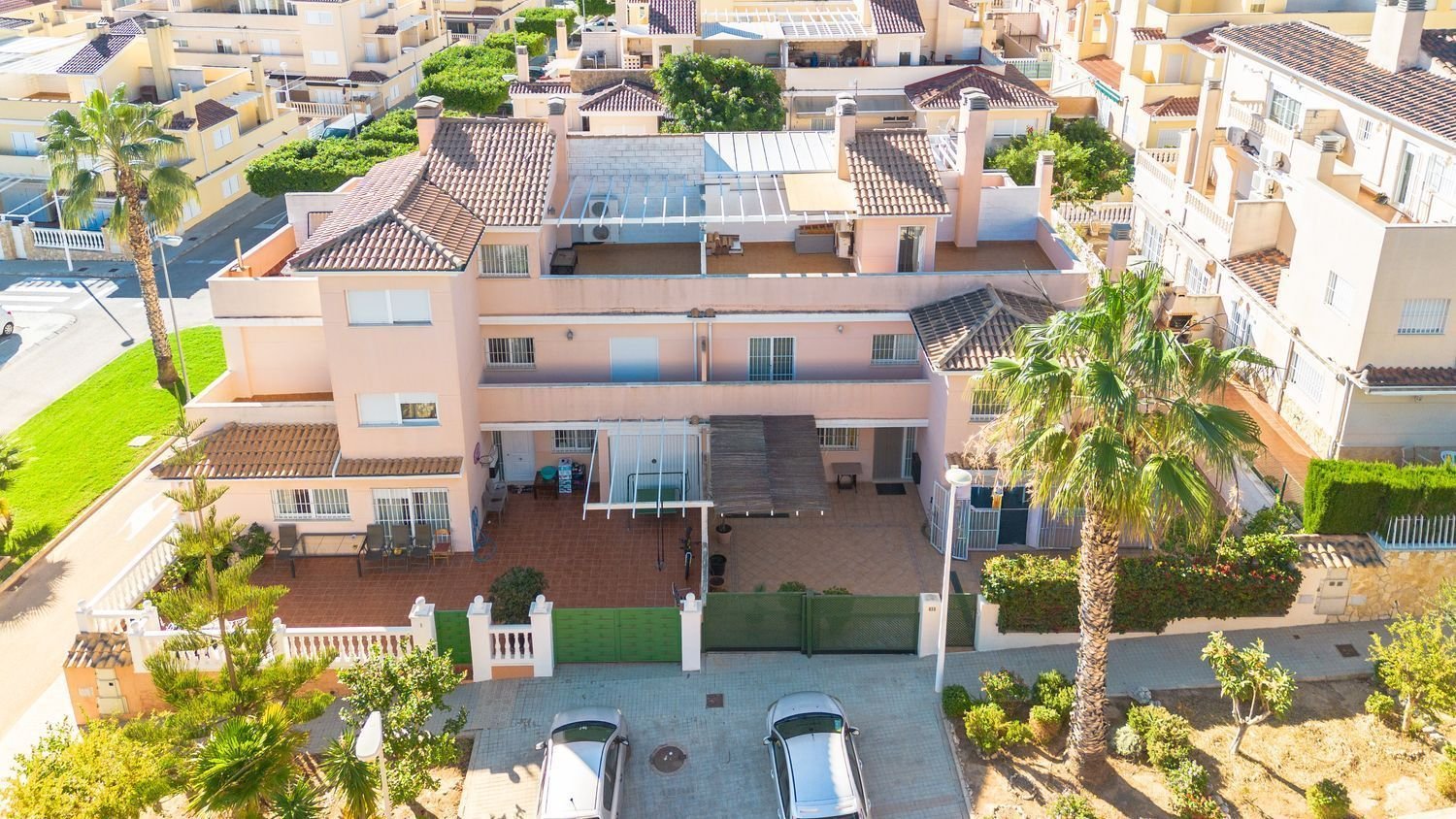 Chalet Pareado en Cullera: A 300m de la playa con piscina y garaje