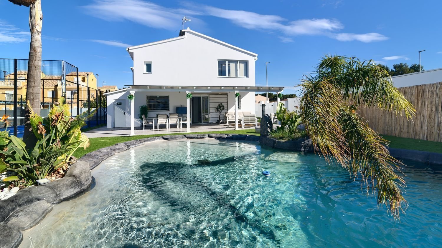 Villa de lujo en Maravisa (Valencia): Piscina, jacuzzi y pádel