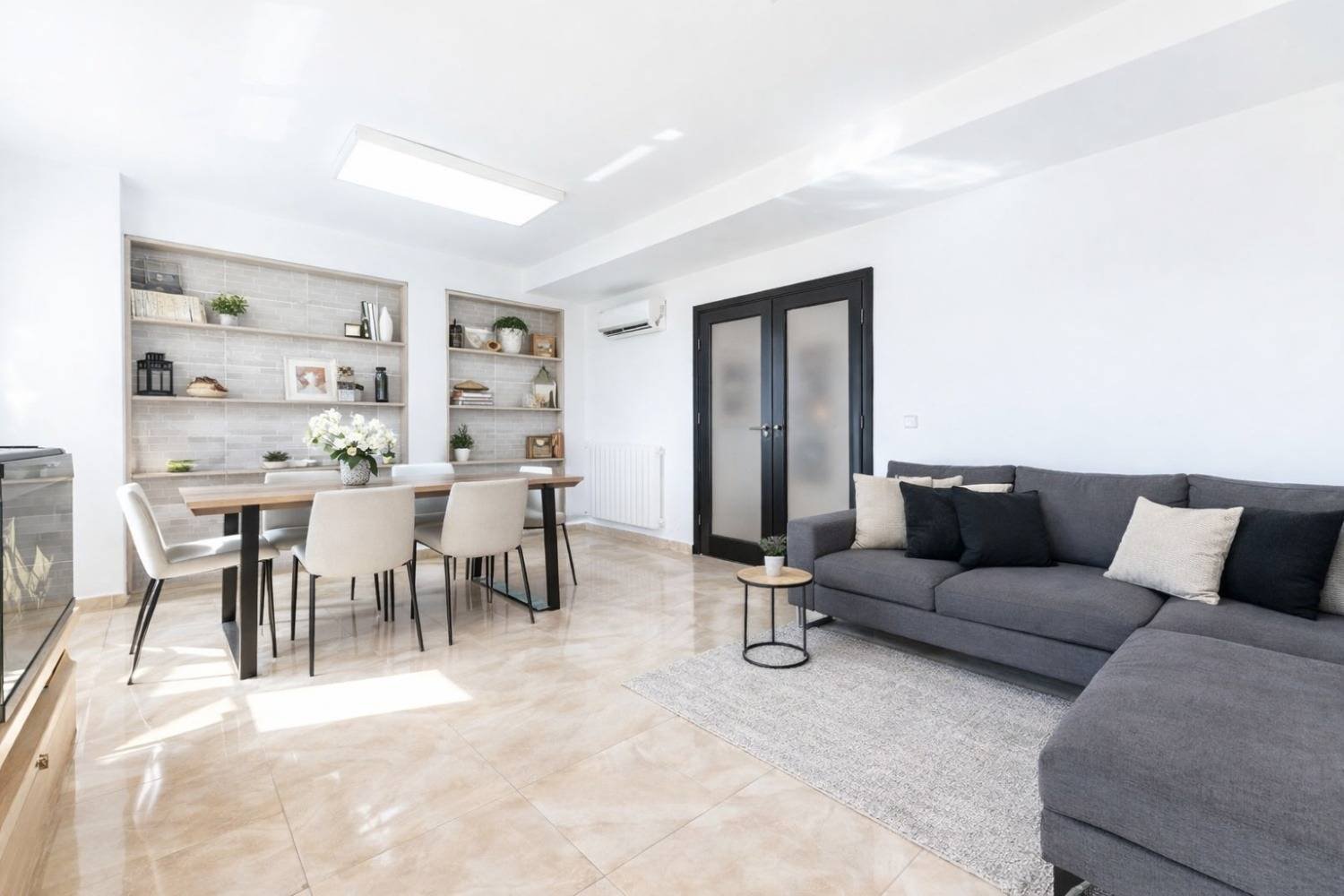 Adosado en Beniarjó: 230m², Placas solares y cerca de Playa Gandía