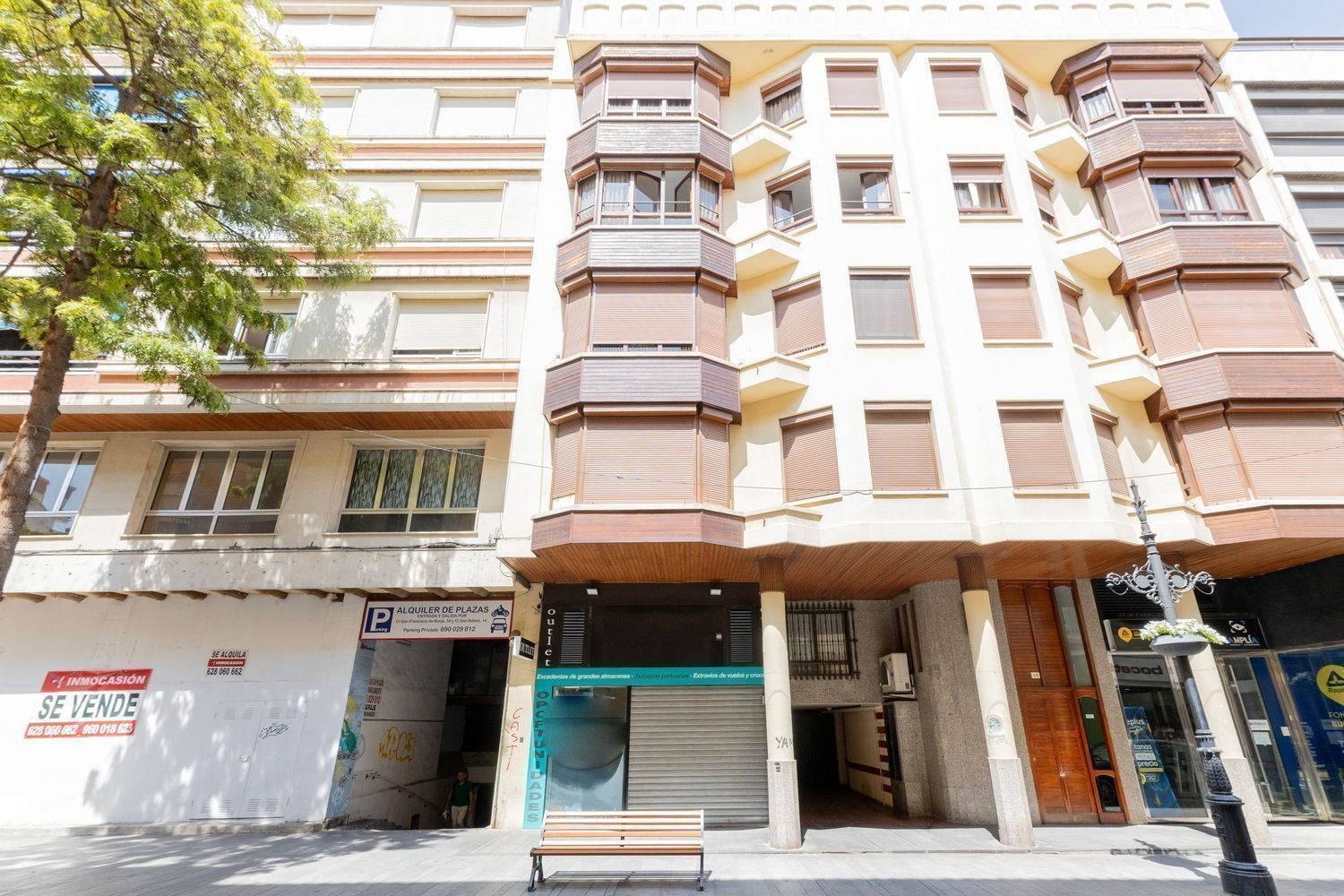 Local comercial en Gandía centro: 457m² con gran almacén