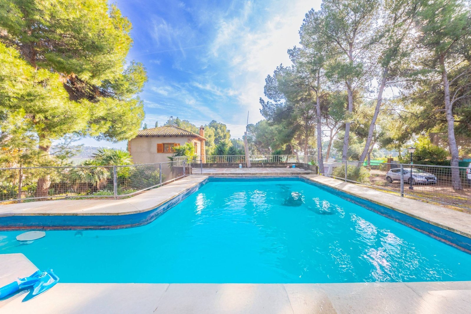 Chalet en Pla de Pavia (Albalat): 2.470m² Parcela y Piscina