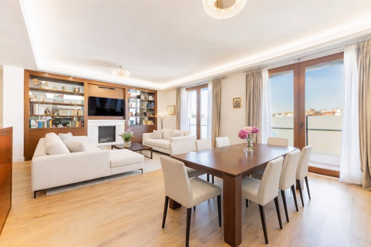 Semiático de gran lujo en Ensanche (Valencia): 268m² con balcón