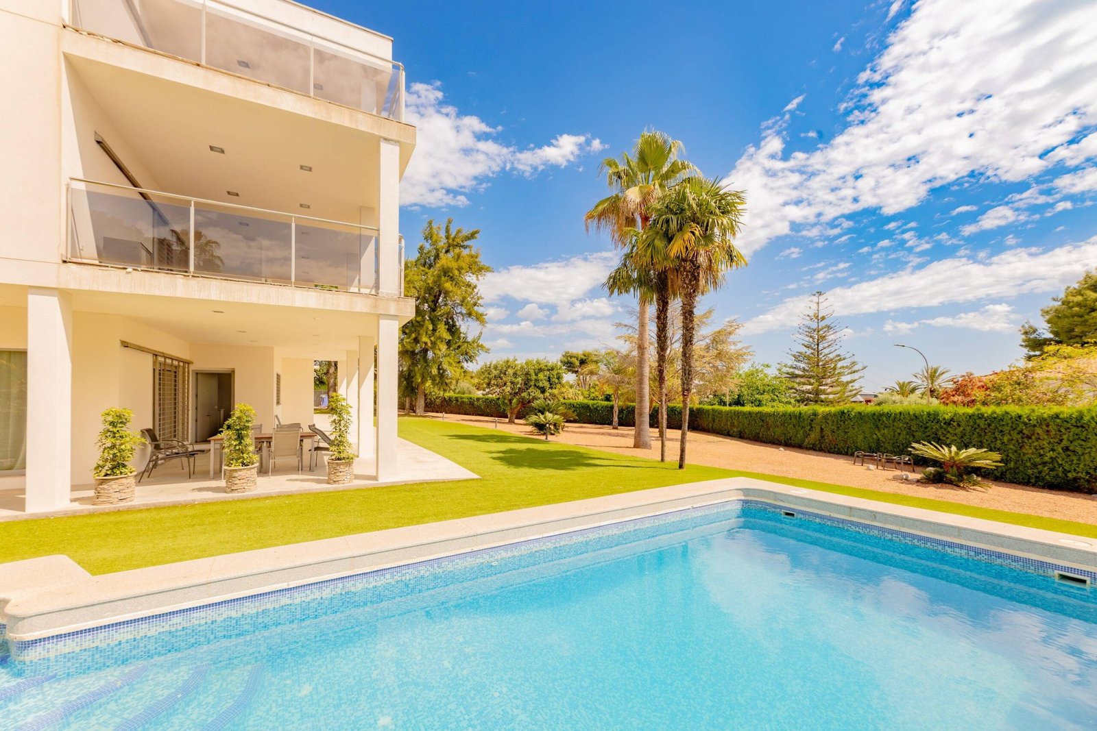 Alquiler de vivienda con piscina y Jardín en Santa Apolonía